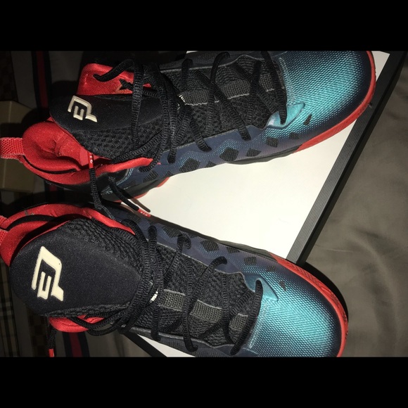 Jordan CP3 iridescent - Picture 3 of 3